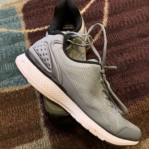 Men’s Fila shoes size 9